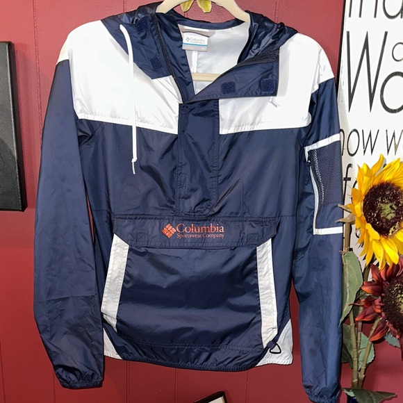 Columbia Jackets & Blazers - NWOT Columbia Hooded Windbreaker